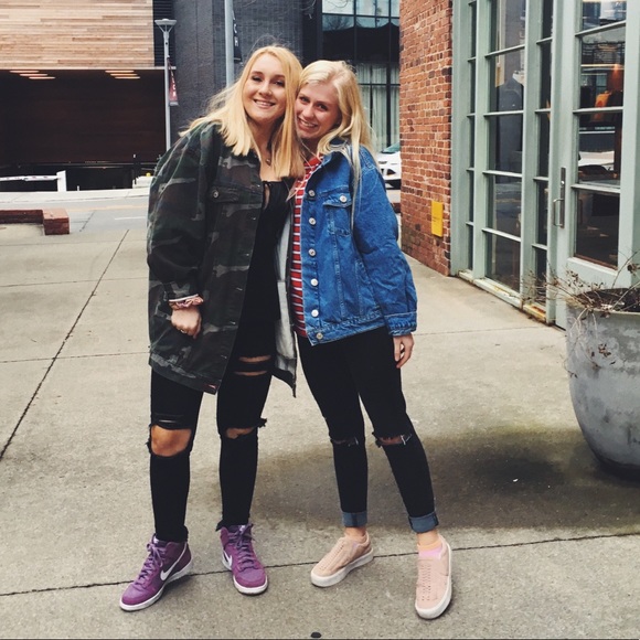 Meet your Posher, Lily - Picture 1 of 1